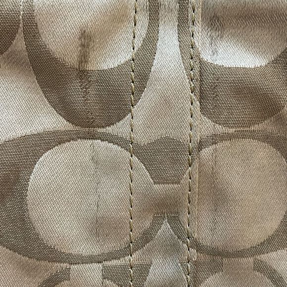 Coach Vintage Signature Chain Metallic Shoulder Bag Duffle Crossbody F19730. - Picture 8 of 13